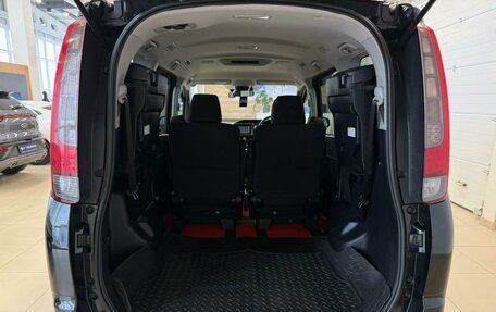 Toyota Noah III, 2017 год, 2 529 000 рублей, 20 фотография