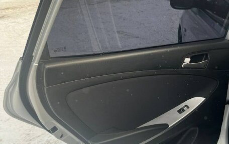 Hyundai Solaris II рестайлинг, 2015 год, 1 048 000 рублей, 26 фотография