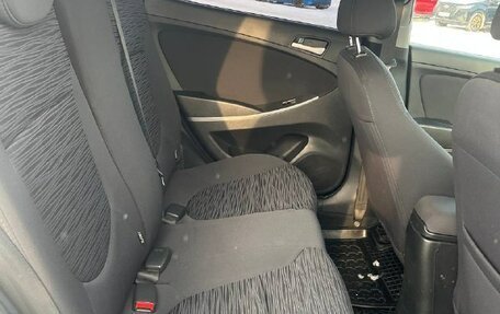 Hyundai Solaris II рестайлинг, 2015 год, 1 048 000 рублей, 29 фотография