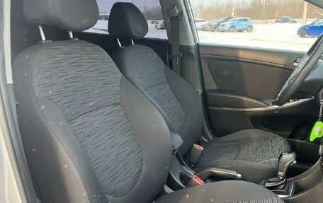 Hyundai Solaris II рестайлинг, 2015 год, 1 048 000 рублей, 32 фотография