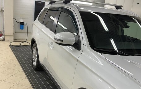 Mitsubishi Outlander III рестайлинг 3, 2014 год, 1 600 000 рублей, 5 фотография