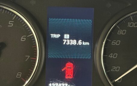 Mitsubishi Outlander III рестайлинг 3, 2014 год, 1 600 000 рублей, 6 фотография