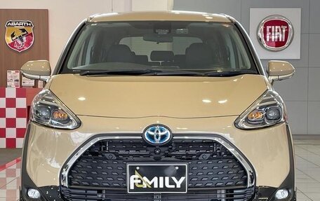 Toyota Sienta II, 2020 год, 1 296 000 рублей, 2 фотография