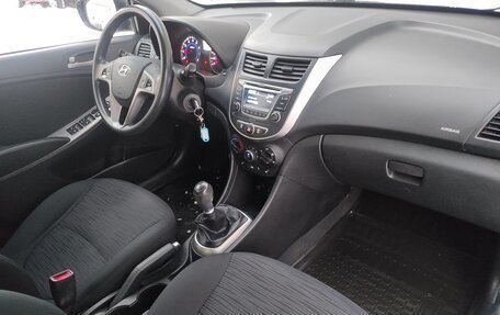 Hyundai Solaris II рестайлинг, 2014 год, 819 000 рублей, 10 фотография