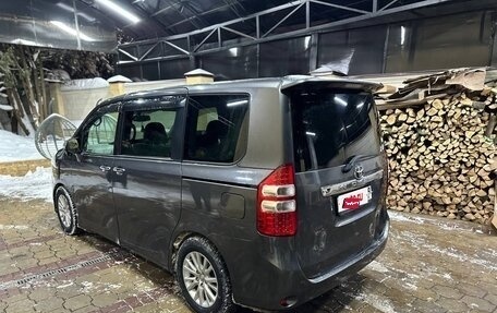 Toyota Noah III, 2011 год, 1 100 000 рублей, 6 фотография
