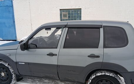 Chevrolet Niva I рестайлинг, 2011 год, 650 000 рублей, 3 фотография