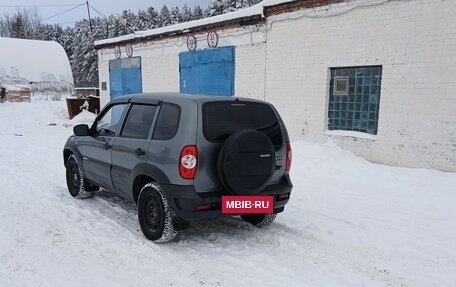 Chevrolet Niva I рестайлинг, 2011 год, 650 000 рублей, 4 фотография