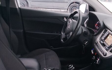 Hyundai Solaris II рестайлинг, 2020 год, 880 000 рублей, 12 фотография