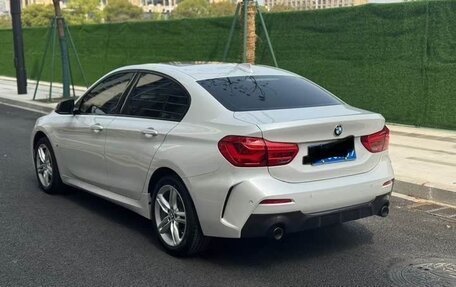 BMW 1 серия, 2022 год, 1 700 000 рублей, 4 фотография