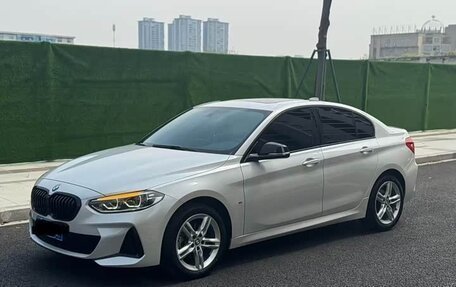 BMW 1 серия, 2022 год, 1 700 000 рублей, 2 фотография