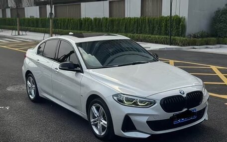 BMW 1 серия, 2022 год, 1 700 000 рублей, 3 фотография