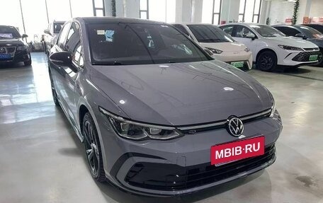 Volkswagen Golf VIII, 2021 год, 1 950 000 рублей, 2 фотография