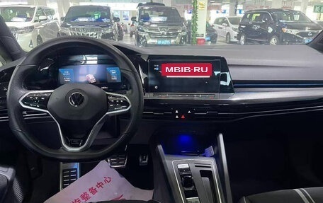 Volkswagen Golf VIII, 2021 год, 1 950 000 рублей, 9 фотография