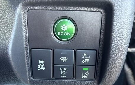 Honda Vezel, 2016 год, 1 494 000 рублей, 16 фотография