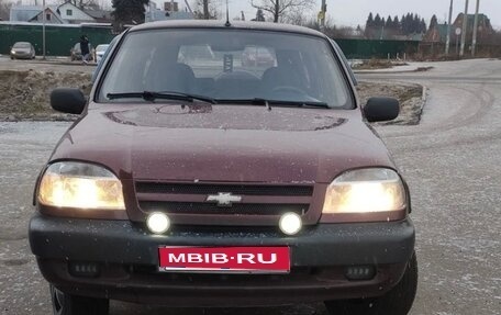 Chevrolet Niva I рестайлинг, 2004 год, 300 000 рублей, 1 фотография
