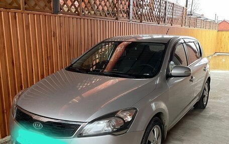 KIA cee'd I рестайлинг, 2010 год, 618 000 рублей, 1 фотография
