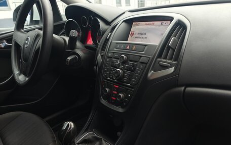 Opel Astra J, 2011 год, 615 000 рублей, 12 фотография