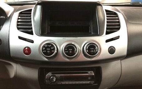 Mitsubishi L200 IV рестайлинг, 2011 год, 1 030 000 рублей, 12 фотография