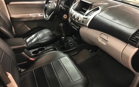 Mitsubishi L200 IV рестайлинг, 2011 год, 1 030 000 рублей, 9 фотография