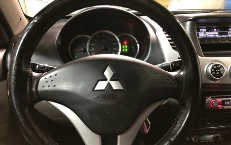 Mitsubishi L200 IV рестайлинг, 2011 год, 1 030 000 рублей, 14 фотография