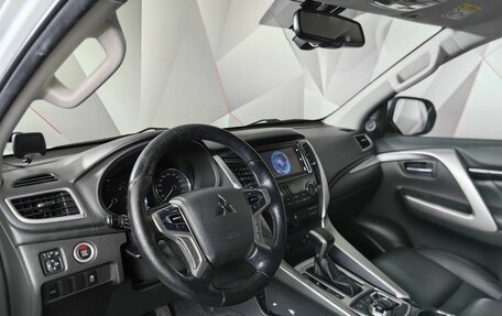 Mitsubishi Pajero Sport III рестайлинг, 2018 год, 2 565 000 рублей, 18 фотография