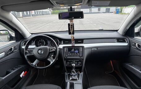 Skoda Superb III рестайлинг, 2013 год, 1 080 000 рублей, 10 фотография