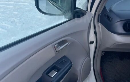 Honda Insight II рестайлинг, 2009 год, 720 000 рублей, 11 фотография