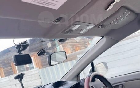 Honda Insight II рестайлинг, 2009 год, 720 000 рублей, 13 фотография