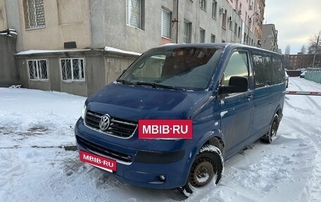 Volkswagen Caravelle T5, 2004 год, 1 200 000 рублей, 2 фотография