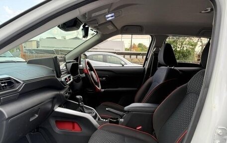 Toyota Raize I, 2022 год, 1 336 000 рублей, 10 фотография