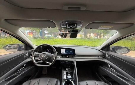 Hyundai Elantra, 2022 год, 1 300 000 рублей, 10 фотография