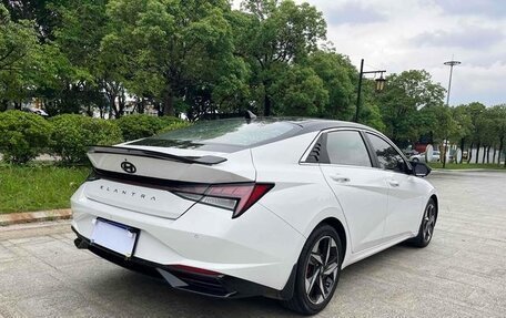 Hyundai Elantra, 2022 год, 1 380 000 рублей, 6 фотография