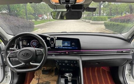 Hyundai Elantra, 2022 год, 1 380 000 рублей, 8 фотография