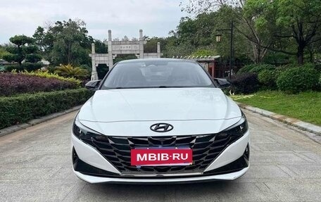 Hyundai Elantra, 2022 год, 1 380 000 рублей, 2 фотография