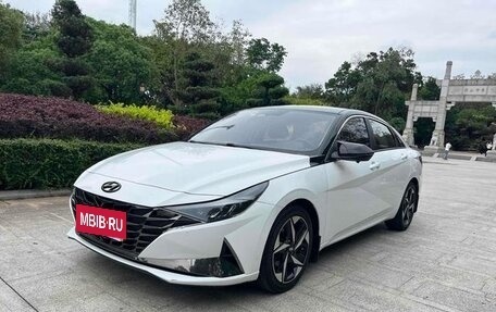 Hyundai Elantra, 2022 год, 1 380 000 рублей, 3 фотография