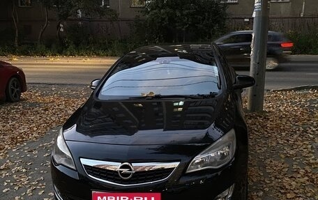 Opel Astra J, 2011 год, 850 000 рублей, 1 фотография