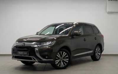 Mitsubishi Outlander III рестайлинг 3, 2019 год, 1 990 000 рублей, 1 фотография