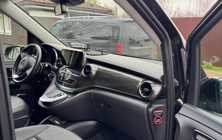 Mercedes-Benz V-Класс, 2021 год, 6 600 000 рублей, 28 фотография