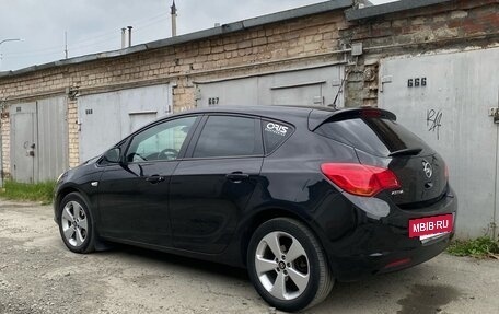 Opel Astra J, 2011 год, 850 000 рублей, 10 фотография