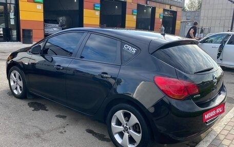 Opel Astra J, 2011 год, 850 000 рублей, 3 фотография