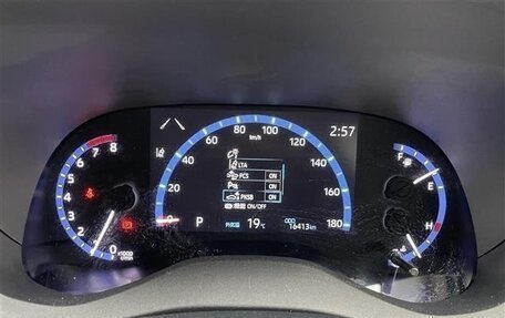 Toyota Yaris Cross, 2022 год, 1 690 000 рублей, 9 фотография