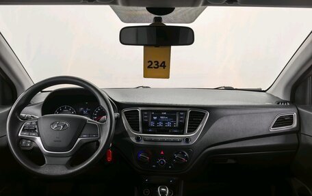 Hyundai Solaris II рестайлинг, 2021 год, 1 590 000 рублей, 10 фотография