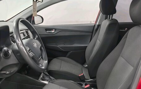 Hyundai Solaris II рестайлинг, 2021 год, 1 590 000 рублей, 9 фотография