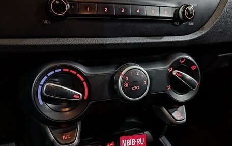 KIA Rio IV, 2019 год, 825 000 рублей, 20 фотография