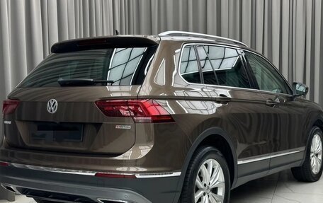 Volkswagen Tiguan II, 2018 год, 2 690 000 рублей, 2 фотография