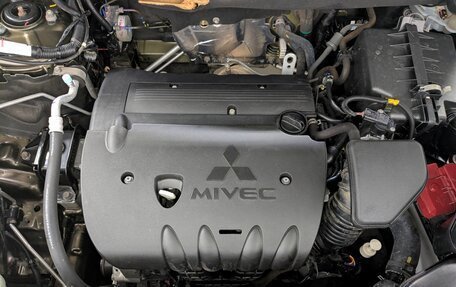 Mitsubishi Outlander III рестайлинг 3, 2019 год, 1 990 000 рублей, 15 фотография