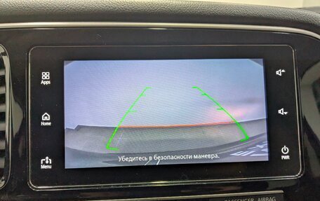 Mitsubishi Outlander III рестайлинг 3, 2019 год, 1 990 000 рублей, 29 фотография