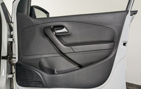 Volkswagen Polo VI (EU Market), 2019 год, 1 180 000 рублей, 24 фотография