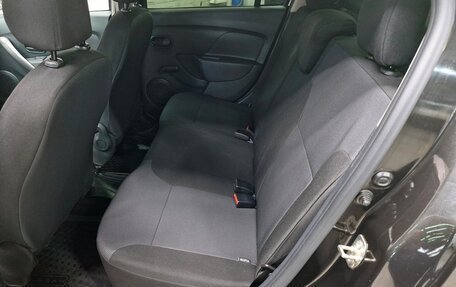 Renault Logan II, 2017 год, 745 000 рублей, 3 фотография