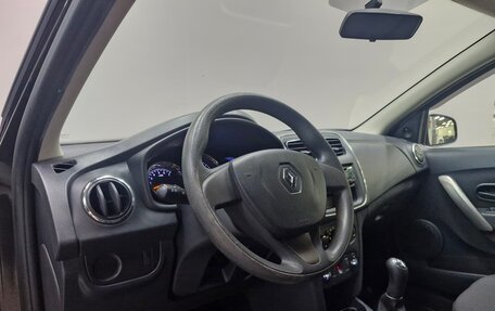 Renault Logan II, 2017 год, 745 000 рублей, 2 фотография